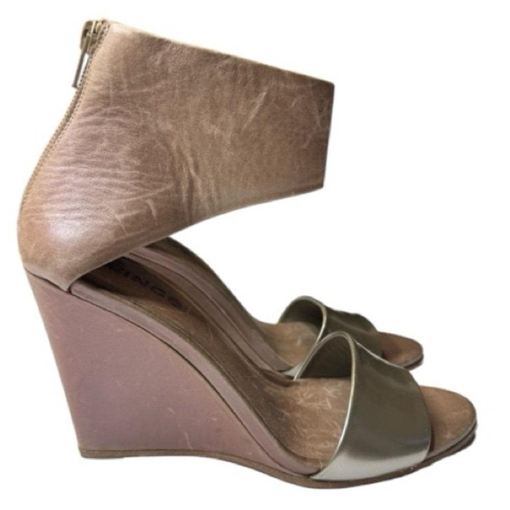 Vince Taupe Leather Wedge Sandals Size 6